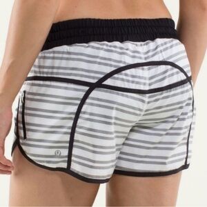 Lululemon🦄Run: Tracker Short Quiet Stripe White Deep Indigo Blue 6 Rare Vintage